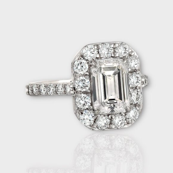 2 Carat Lab Grown Diamond Ring - Picture 3 of 8